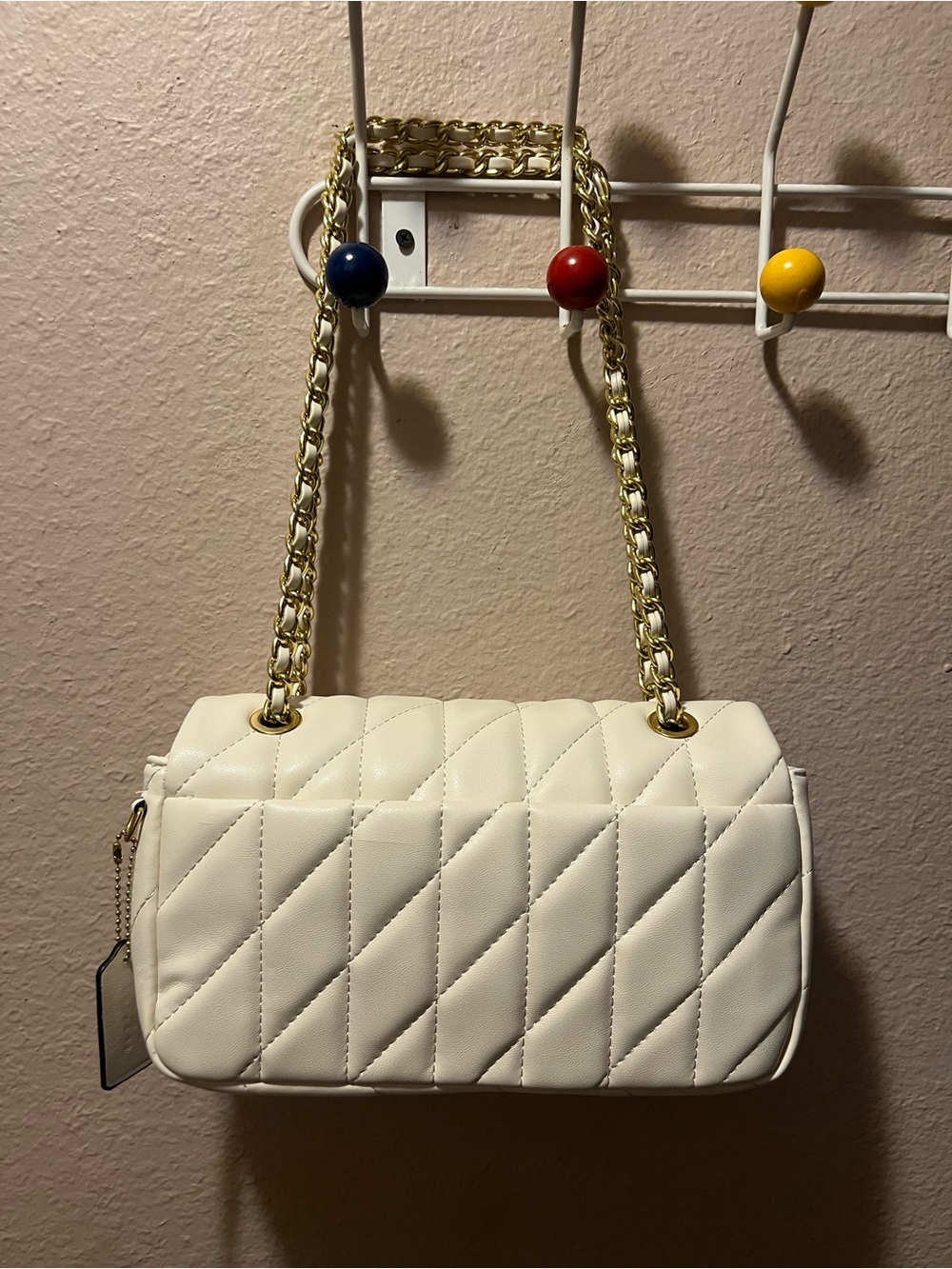 Coach Cream Quilted Shoulder Bag with Gold Chain - Picture 2 of 4